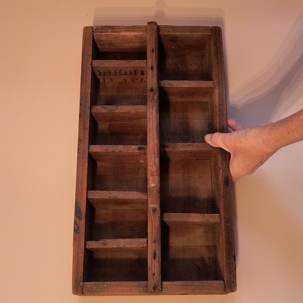 Vintage Wood Tool Carrier - Picture 14 of 16